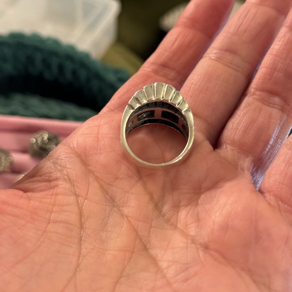 Sterling Silver Onyx & Marcasite Ring - Picture 11 of 16